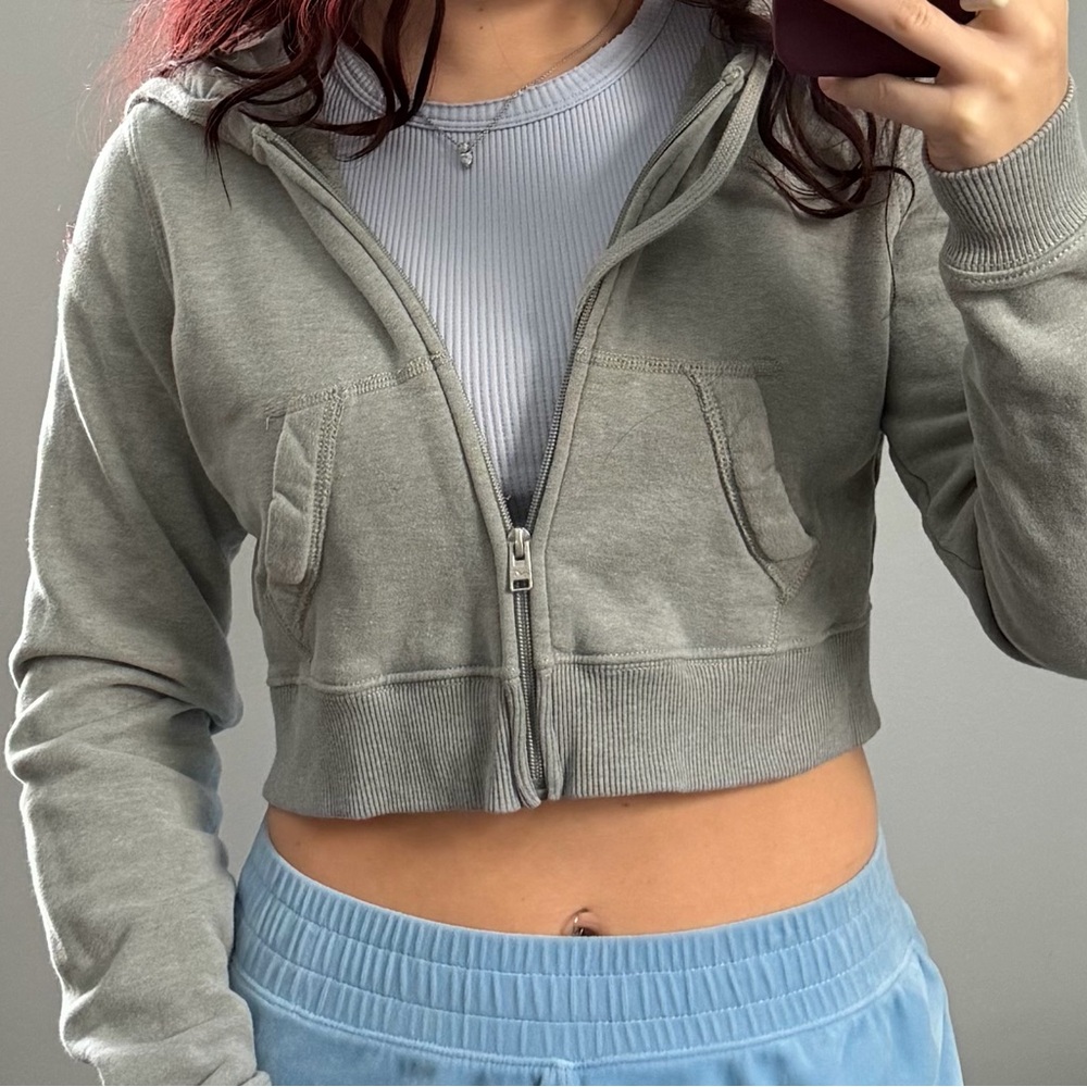 Hollister Light Gray Cropped Hoodie
